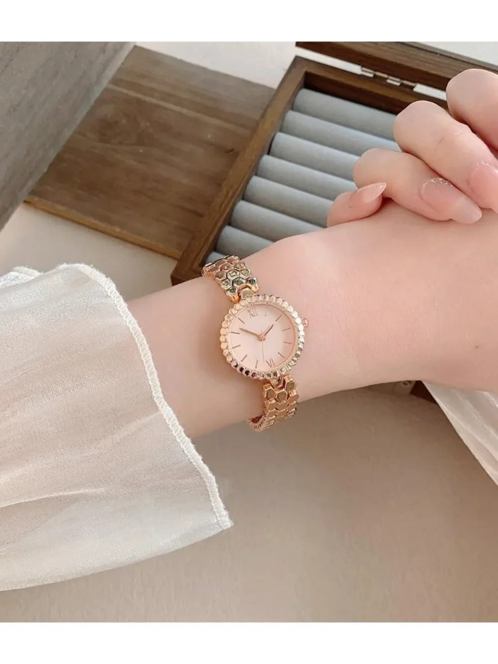 Women's Rose Gold Vintage Bracelet Analog Waterproof Stainless Steel Band Watch